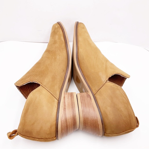{ARTISAN BY ZIGI} Adal Pointed Toe Block Heel Slip On Leather Booties - Picture 12 of 16